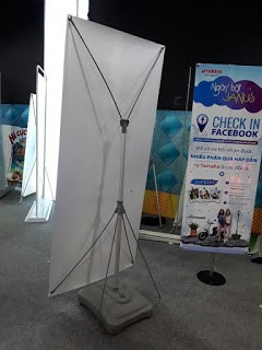 Standee X Đế Nước Loại Mới